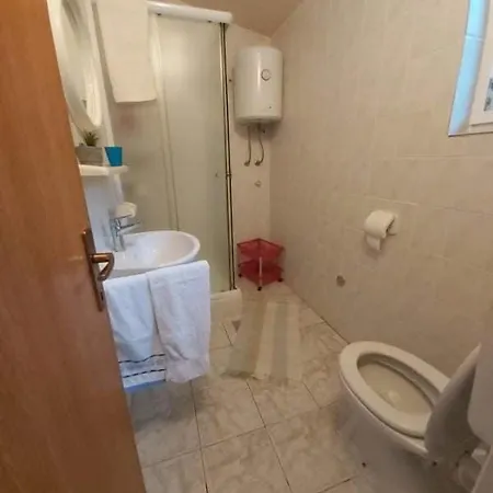 Martina & Stari Dom Apartment Klek