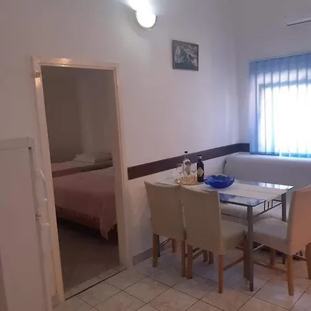 Martina & Stari Dom Apartment *