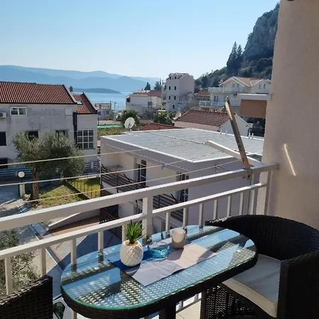 Apartment Martina & Stari Dom *